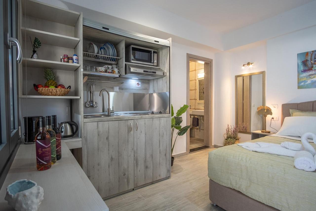Serenity Luxe Suites Parga Exterior photo
