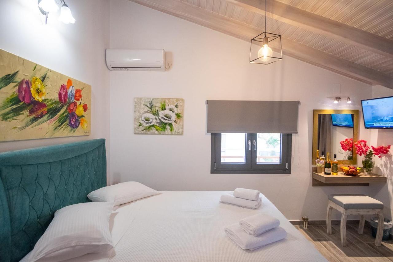 Serenity Luxe Suites Parga Exterior photo