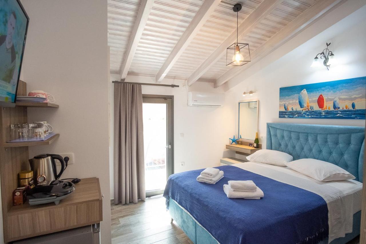 Serenity Luxe Suites Parga Exterior photo