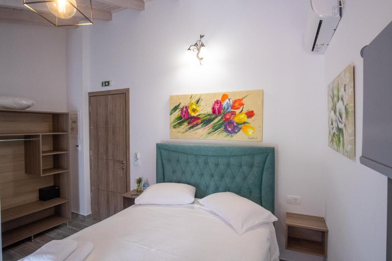 Serenity Luxe Suites Parga Room photo