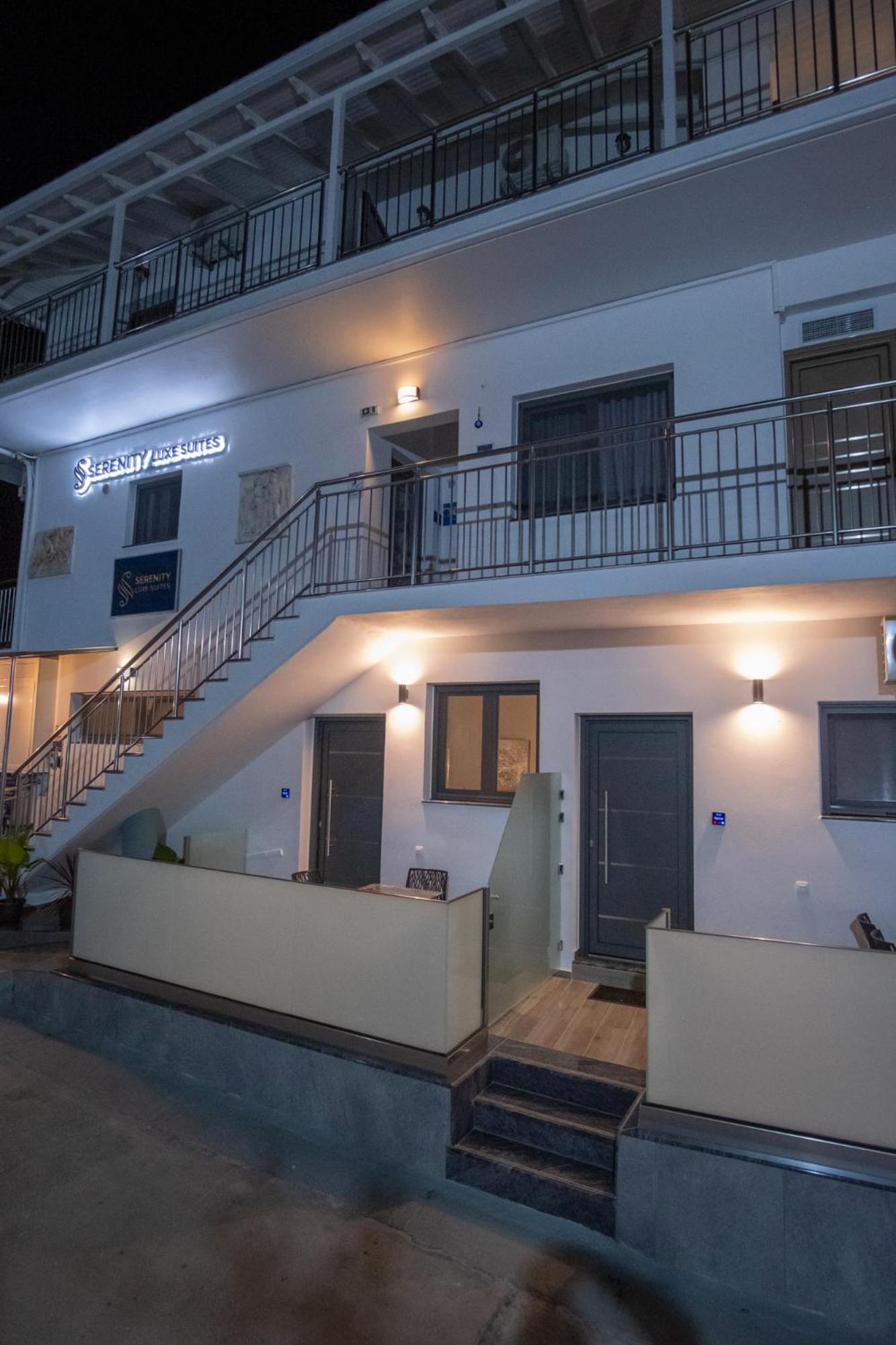Serenity Luxe Suites Parga Exterior photo