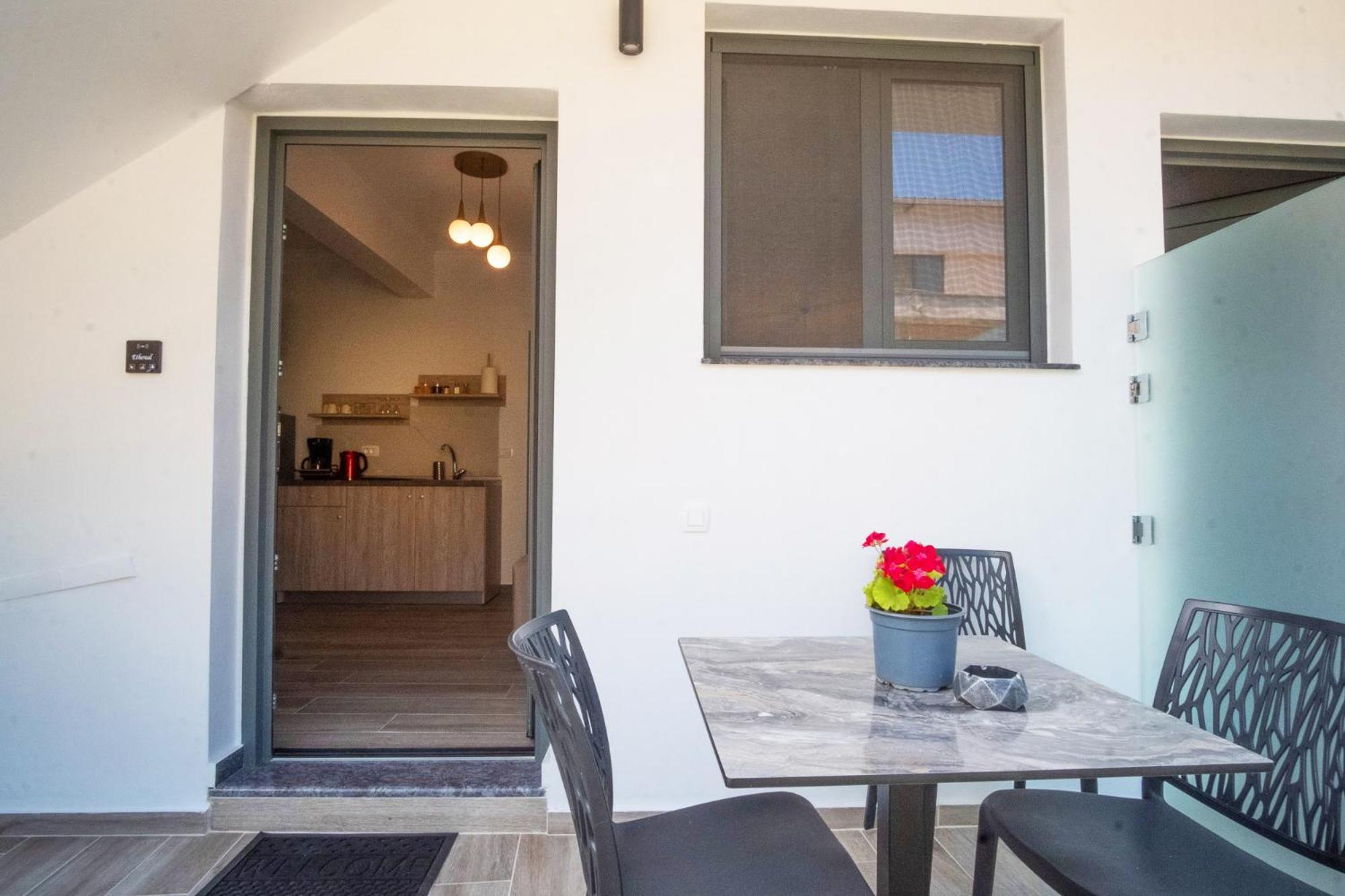 Serenity Luxe Suites Parga Exterior photo