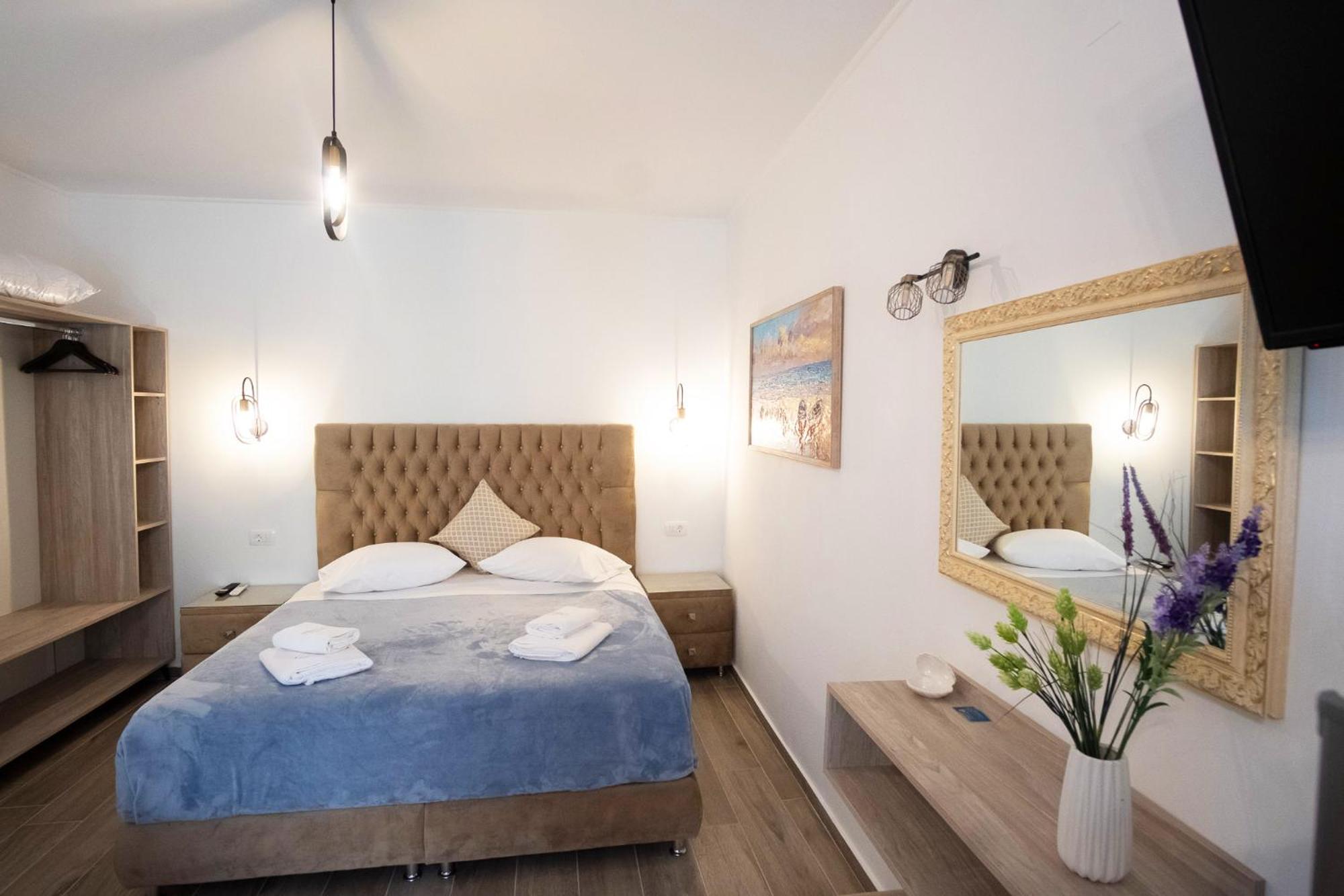 Serenity Luxe Suites Parga Exterior photo