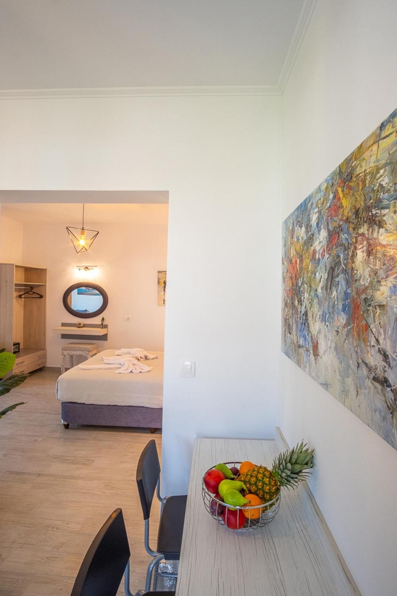Serenity Luxe Suites Parga Room photo